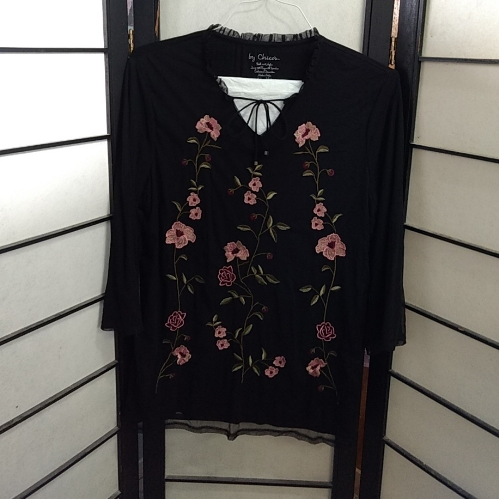 Chico's Brand Embroidered 3/4 sleeve blouse